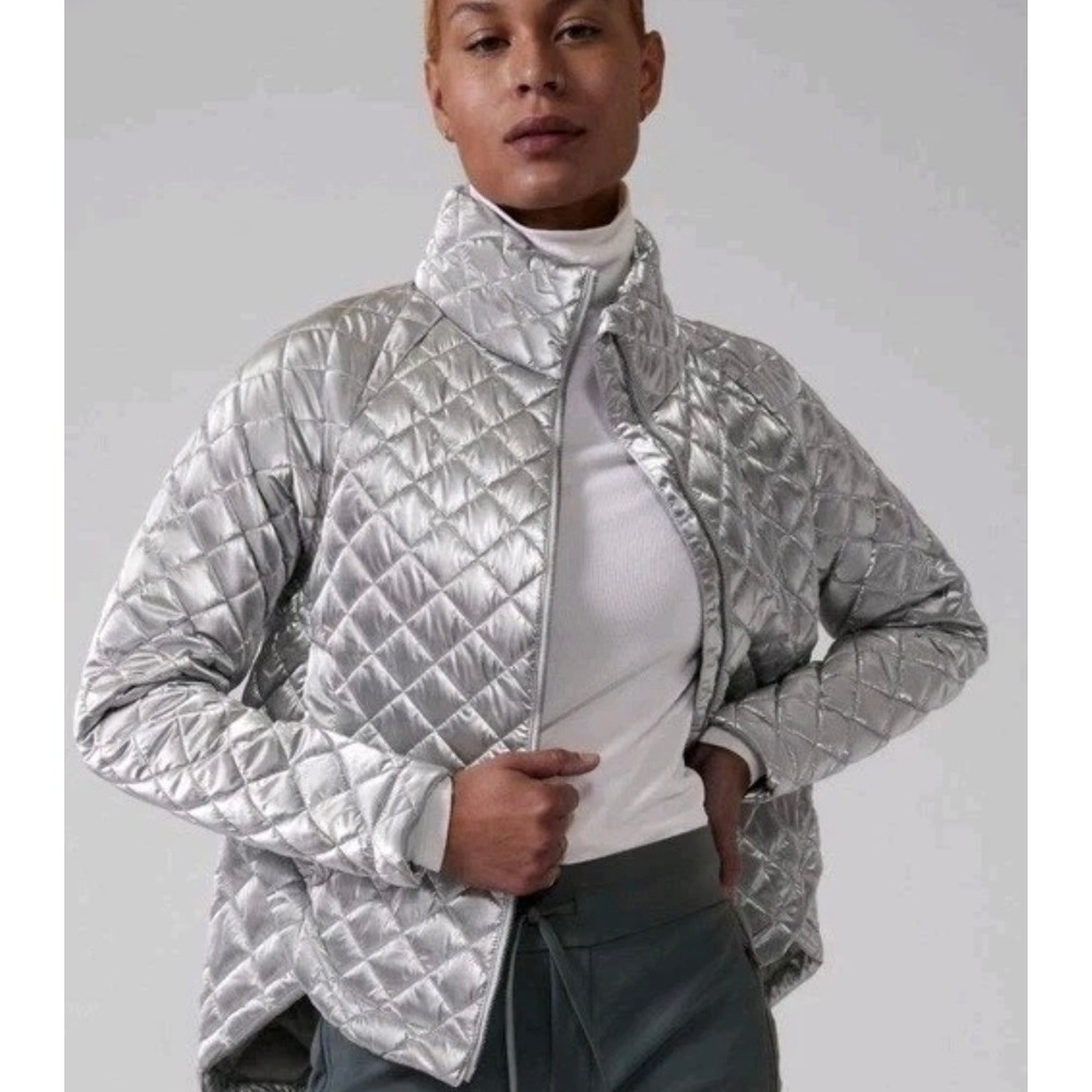 Athleta  Whisper Featherless Metallic quilted jacketSilver Zip Jacket sixe L